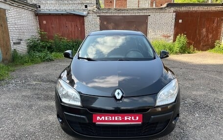 Renault Megane III, 2012 год, 675 000 рублей, 2 фотография
