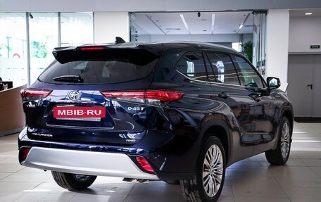 Toyota Highlander, 2024 год, 6 390 000 рублей, 2 фотография