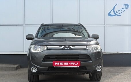 Mitsubishi Outlander III рестайлинг 3, 2014 год, 1 300 000 рублей, 2 фотография