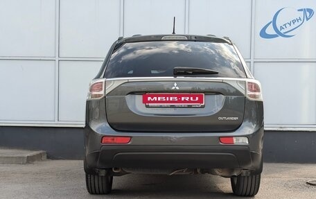 Mitsubishi Outlander III рестайлинг 3, 2014 год, 1 300 000 рублей, 6 фотография