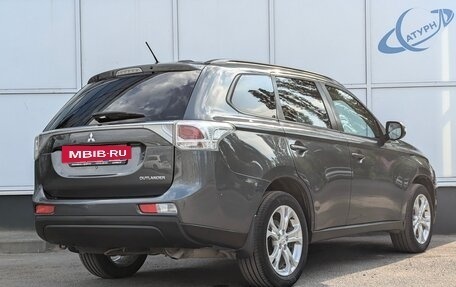 Mitsubishi Outlander III рестайлинг 3, 2014 год, 1 300 000 рублей, 5 фотография