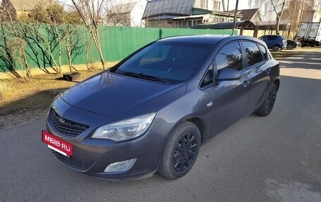 Opel Astra J, 2012 год, 580 000 рублей, 2 фотография