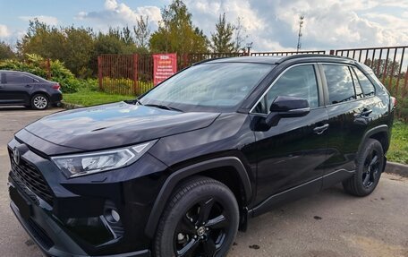Toyota RAV4, 2021 год, 3 200 000 рублей, 3 фотография