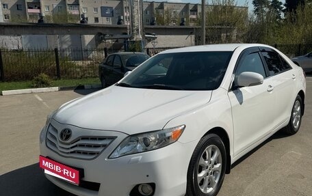 Toyota Camry, 2011 год, 1 420 000 рублей, 2 фотография