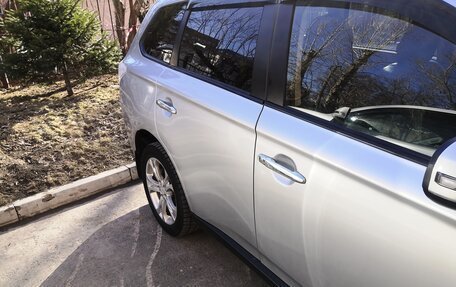 Mitsubishi Outlander III рестайлинг 3, 2014 год, 1 690 000 рублей, 8 фотография