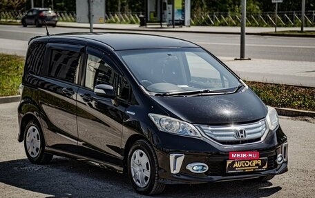 Honda Freed I, 2013 год, 1 155 000 рублей, 2 фотография
