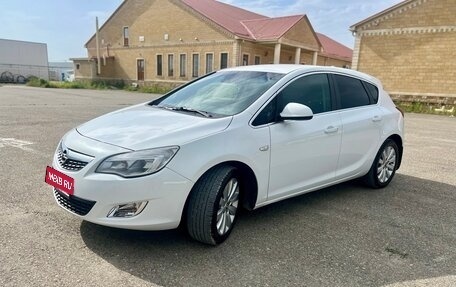 Opel Astra J, 2011 год, 949 999 рублей, 1 фотография