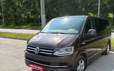 Volkswagen Multivan T6 рестайлинг, 2017 год, 3 600 000 рублей, 1 фотография