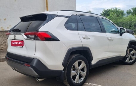 Toyota RAV4, 2020 год, 3 300 000 рублей, 5 фотография