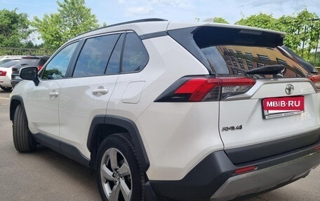 Toyota RAV4, 2020 год, 3 300 000 рублей, 7 фотография