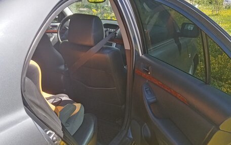 Toyota Avensis III рестайлинг, 2006 год, 590 000 рублей, 4 фотография