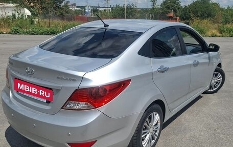 Hyundai Solaris II рестайлинг, 2011 год, 695 000 рублей, 3 фотография
