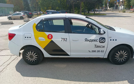 Renault Logan II, 2020 год, 449 000 рублей, 2 фотография