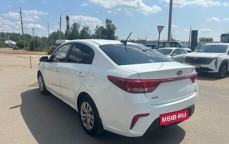 KIA Rio IV, 2017 год, 840 000 рублей, 3 фотография