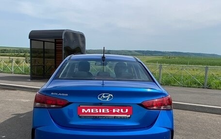Hyundai Solaris II рестайлинг, 2021 год, 1 750 000 рублей, 4 фотография