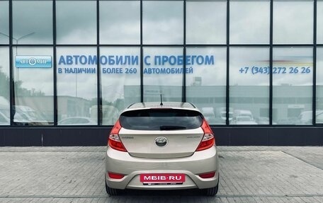 Hyundai Solaris II рестайлинг, 2013 год, 809 000 рублей, 4 фотография