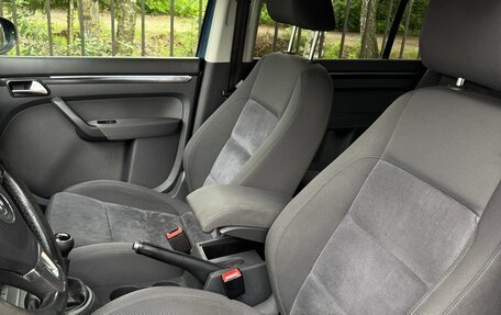 Volkswagen Touran III, 2010 год, 1 200 000 рублей, 4 фотография