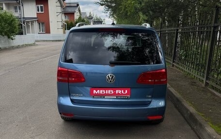 Volkswagen Touran III, 2010 год, 1 200 000 рублей, 2 фотография