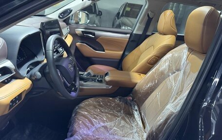 Toyota Highlander, 2025 год, 5 400 000 рублей, 10 фотография