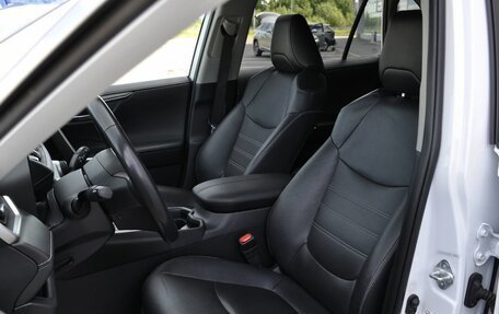 Toyota RAV4, 2021 год, 3 199 000 рублей, 9 фотография