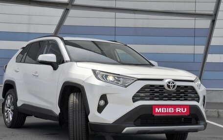Toyota RAV4, 2021 год, 3 199 000 рублей, 5 фотография
