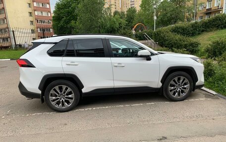 Toyota RAV4, 2020 год, 3 850 000 рублей, 3 фотография