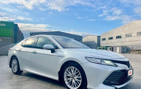 Toyota Camry, 2018 год, 3 100 000 рублей, 5 фотография