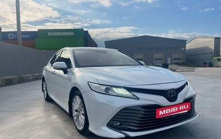 Toyota Camry, 2018 год, 3 100 000 рублей, 2 фотография