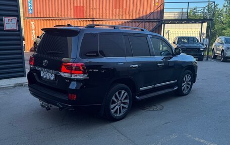 Toyota Land Cruiser 200, 2017 год, 5 800 000 рублей, 6 фотография