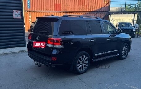 Toyota Land Cruiser 200, 2017 год, 5 800 000 рублей, 4 фотография