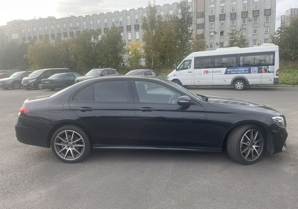 Mercedes-Benz E-Класс, 2021 год, 3 300 000 рублей, 5 фотография