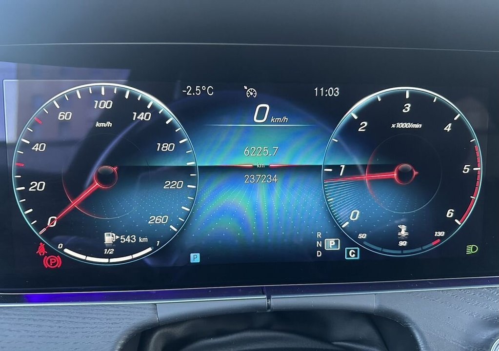 Mercedes-Benz E-Класс, 2021 год, 3 300 000 рублей, 18 фотография