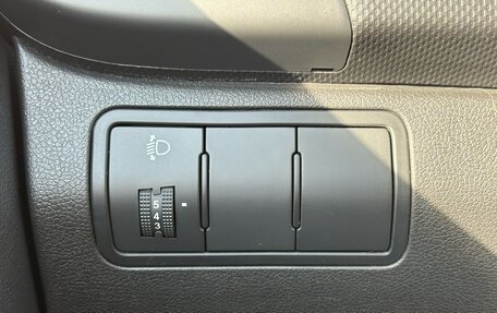 Hyundai Solaris II рестайлинг, 2011 год, 780 000 рублей, 21 фотография