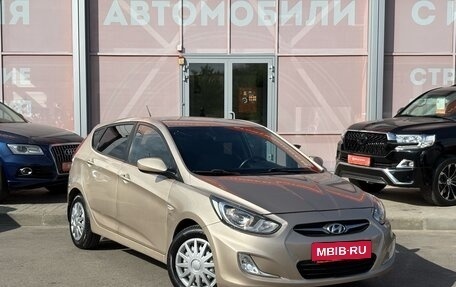 Hyundai Solaris II рестайлинг, 2011 год, 780 000 рублей, 3 фотография