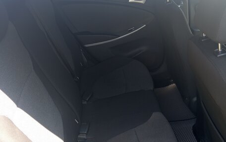 Hyundai Solaris II рестайлинг, 2011 год, 780 000 рублей, 1 фотография