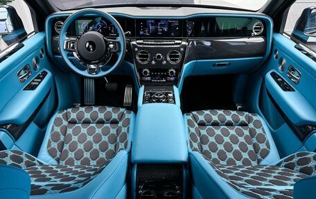 Rolls-Royce Cullinan, 2025 год, 107 000 000 рублей, 18 фотография