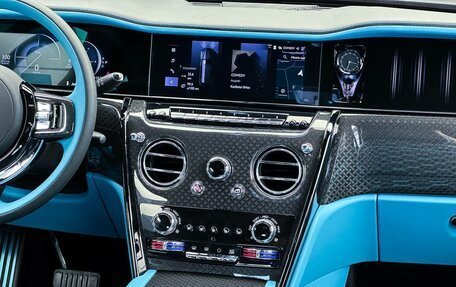 Rolls-Royce Cullinan, 2025 год, 107 000 000 рублей, 22 фотография