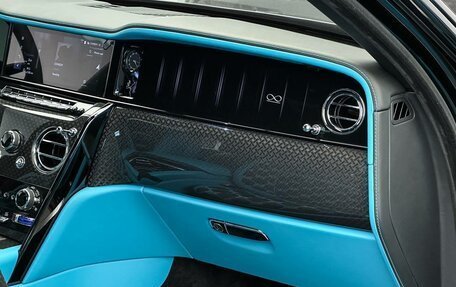 Rolls-Royce Cullinan, 2025 год, 107 000 000 рублей, 25 фотография