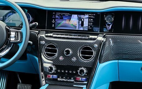 Rolls-Royce Cullinan, 2025 год, 107 000 000 рублей, 24 фотография