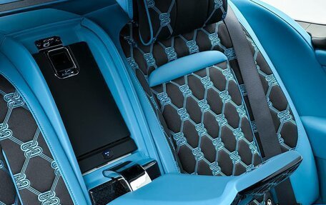 Rolls-Royce Cullinan, 2025 год, 107 000 000 рублей, 33 фотография