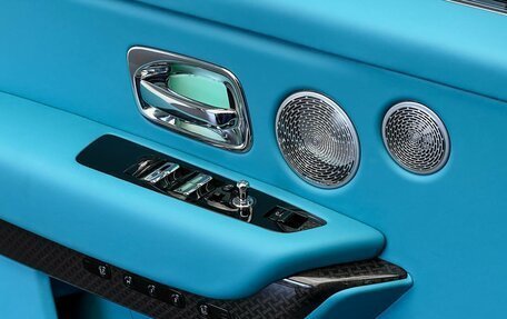Rolls-Royce Cullinan, 2025 год, 107 000 000 рублей, 34 фотография