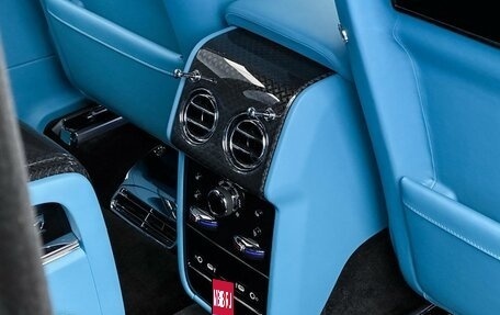 Rolls-Royce Cullinan, 2025 год, 107 000 000 рублей, 29 фотография