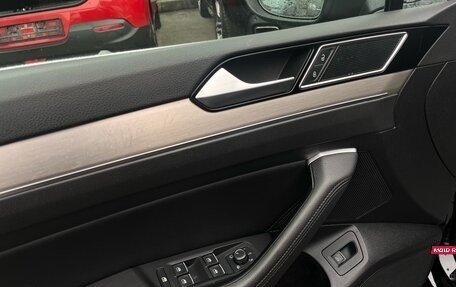 Volkswagen Passat B8 рестайлинг, 2018 год, 2 099 000 рублей, 20 фотография