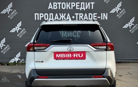 Toyota RAV4, 2020 год, 2 985 000 рублей, 6 фотография