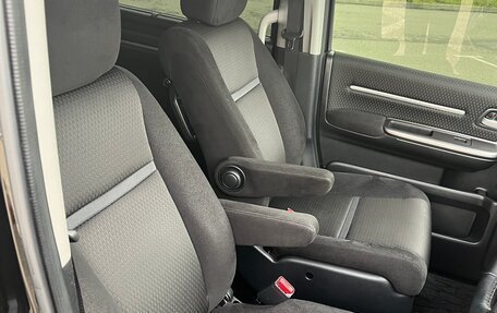 Honda Stepwgn IV, 2018 год, 1 670 000 рублей, 15 фотография