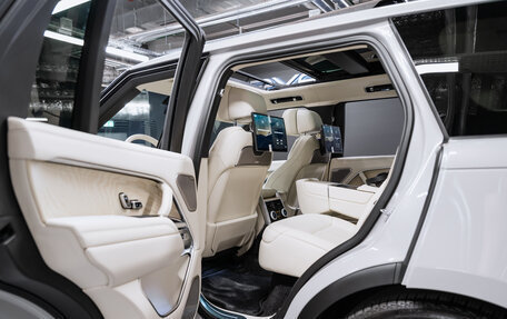Land Rover Range Rover IV рестайлинг, 2025 год, 32 900 000 рублей, 19 фотография