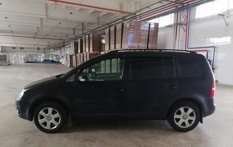 Volkswagen Touran III, 2006 год, 755 000 рублей, 3 фотография