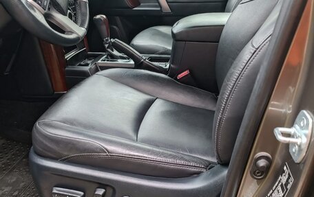 Toyota Land Cruiser Prado 150 рестайлинг 2, 2016 год, 3 650 000 рублей, 2 фотография