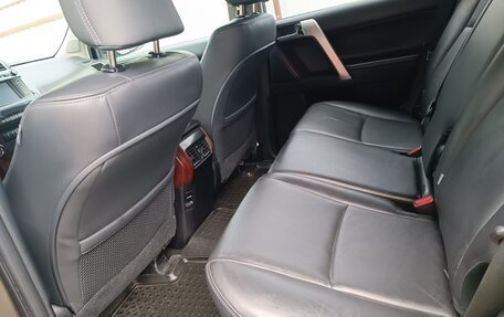 Toyota Land Cruiser Prado 150 рестайлинг 2, 2016 год, 3 650 000 рублей, 13 фотография