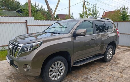 Toyota Land Cruiser Prado 150 рестайлинг 2, 2016 год, 3 650 000 рублей, 20 фотография